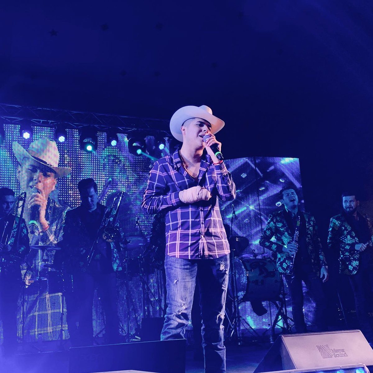 chatoomp's tweet photo. Pendientes que se viene una sorpresa 👀🔜 #MarcaMP #CHATO https://t.co/ANFwK7bPoX