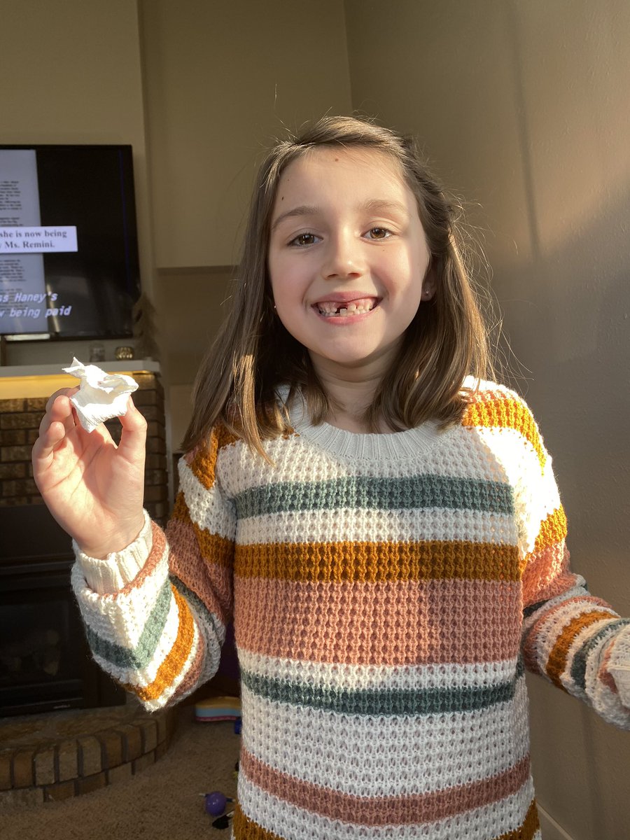 msericathegreat's tweet image. Harper may be wishing for her two front teeth this Christmas. 😆 #toothlesswonder