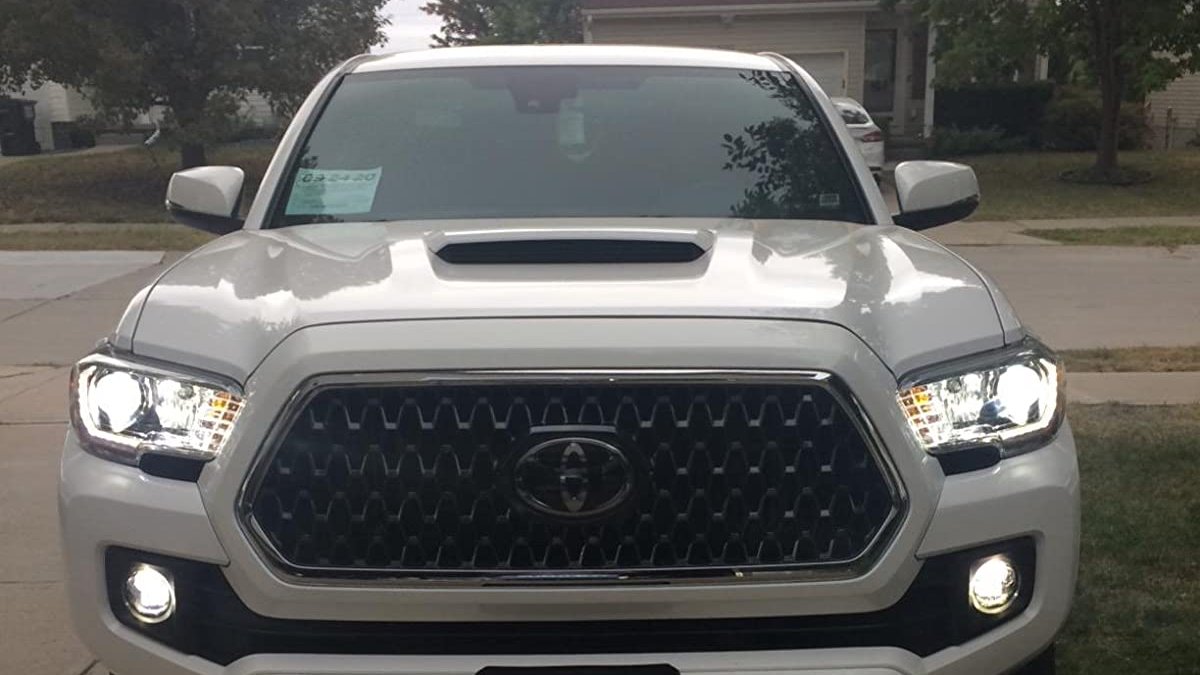 JianyuLin3's tweet photo. free fog lights for toyota tacoma trucks.Looking for tester.Messge me if you want them! https://t.co/L7dt4ufDur
