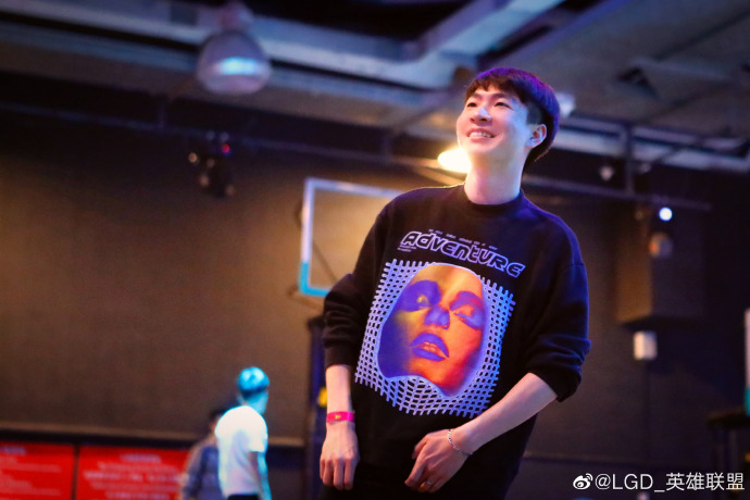 LGDgaming's tweet photo. A new week! 👉Always be a happy child:)
#LGDGaming #LGDLOL https://t.co/2l7iV3gPuM