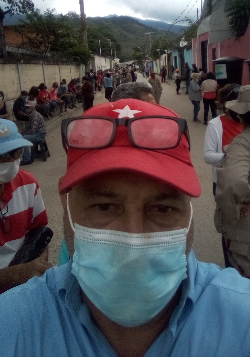 mariodeluca66's tweet photo. @JoseGVielmaMora La Comunidad Negra Hipólita casco Naguanagua Edo Carabobo la cual Represento dijimos presente tal como usted dio la orden a las bases #SimulacroElectoral2020 #SimulacroAN2020 🌈🇻🇪✌️ https://t.co/wqNtNgOyE4