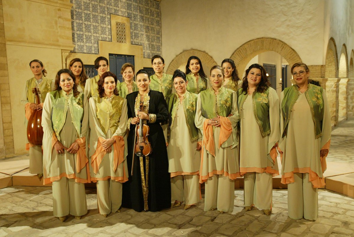 El Azifet (امينة الصرارفي), an all female orchestra based in Tunisia. Established in 1992.  https://www.facebook.com/Orchestre-Elazifet-de-AMINA-Srarfi-327200474055346/A member of @EnsembleSulh used to sing with this group. #Orchestra  #OrchestraDiversity  #DiversityofOrchestra 14/