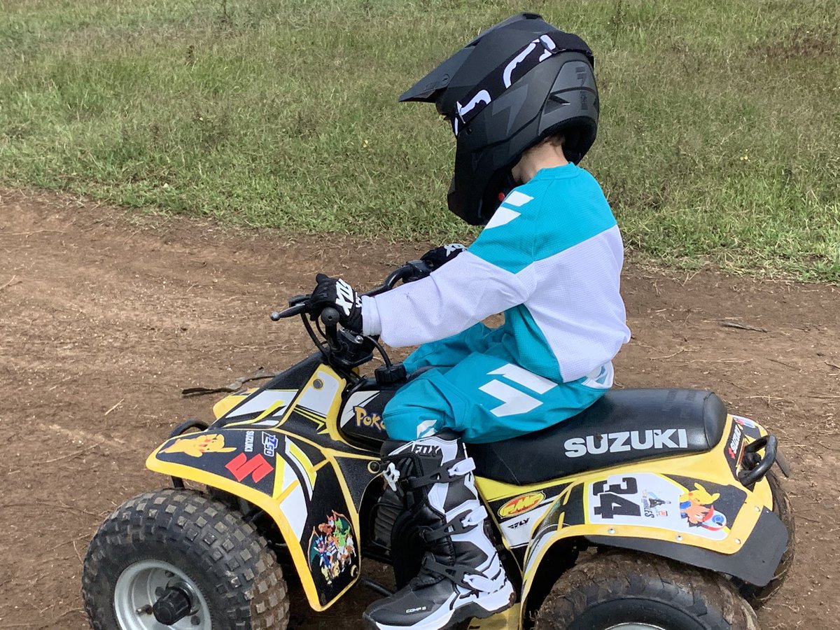 ovi_mx34's tweet photo. #Ovi3 #moto #Suzuki #LT50
#SuzukiLT50 
.
#motosunday #keeponrolling https://t.co/pIdZNI2ztN