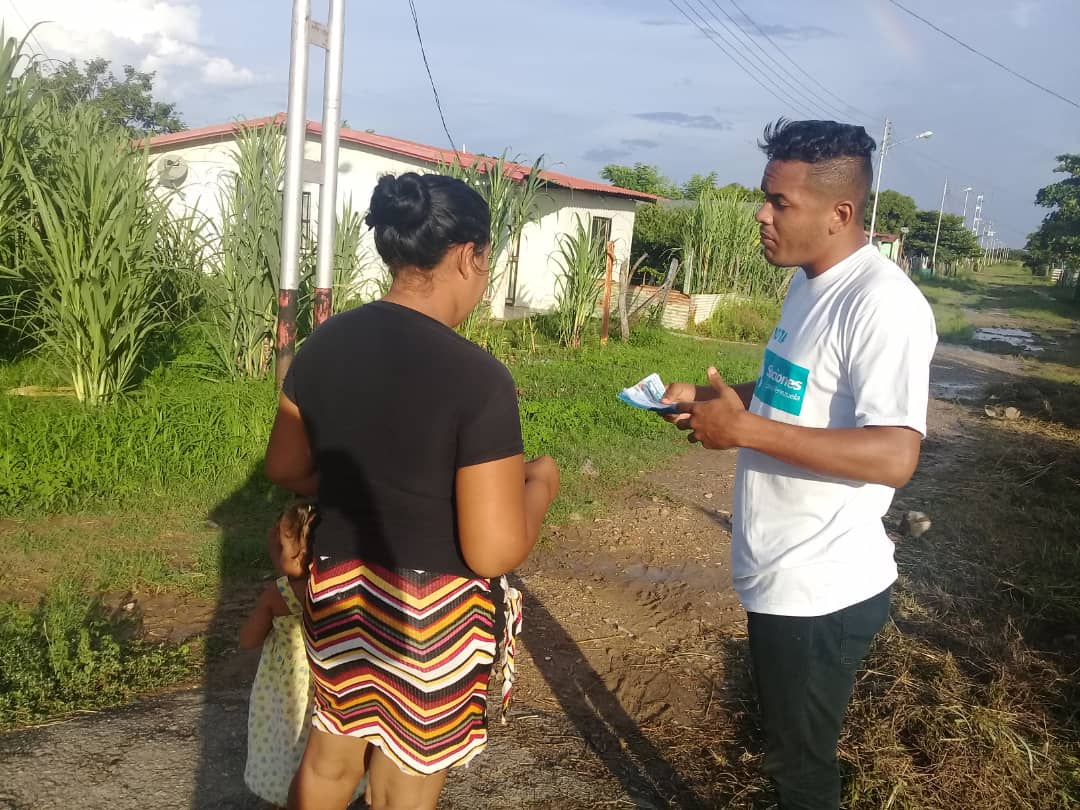 Miguelperezlahz's tweet photo. #Apure 15-11-2020 seguimos en la parte sur del municipio San Fernando, brisas de Apure una urbanización abandonada por aquellos que prometieron y se olvidaron del pueblo que confío en ellos, ahora se presenta Soluciones como una alternativa al cambio verdadero #EstoTieneSolucion https://t.co/KAfqX84WAB
