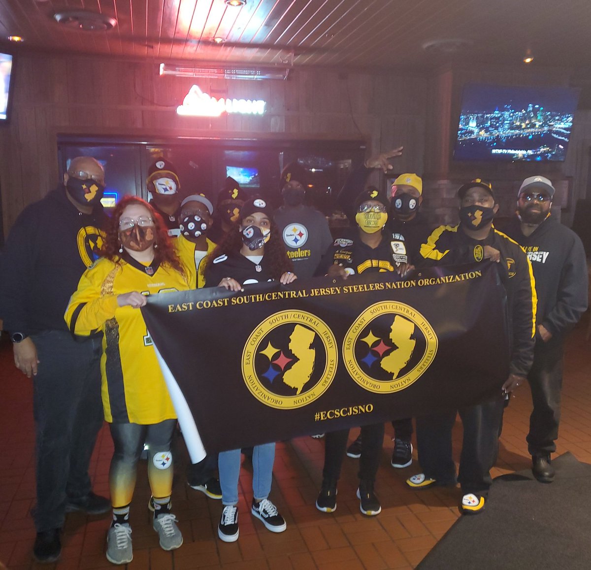 ecscjsno's tweet photo. A GOOD WIN by our team. Finally a game with some breathing room... On to Jacksonville!!! #SteelerNation #ECSCJSNO https://t.co/T04rP8q43J