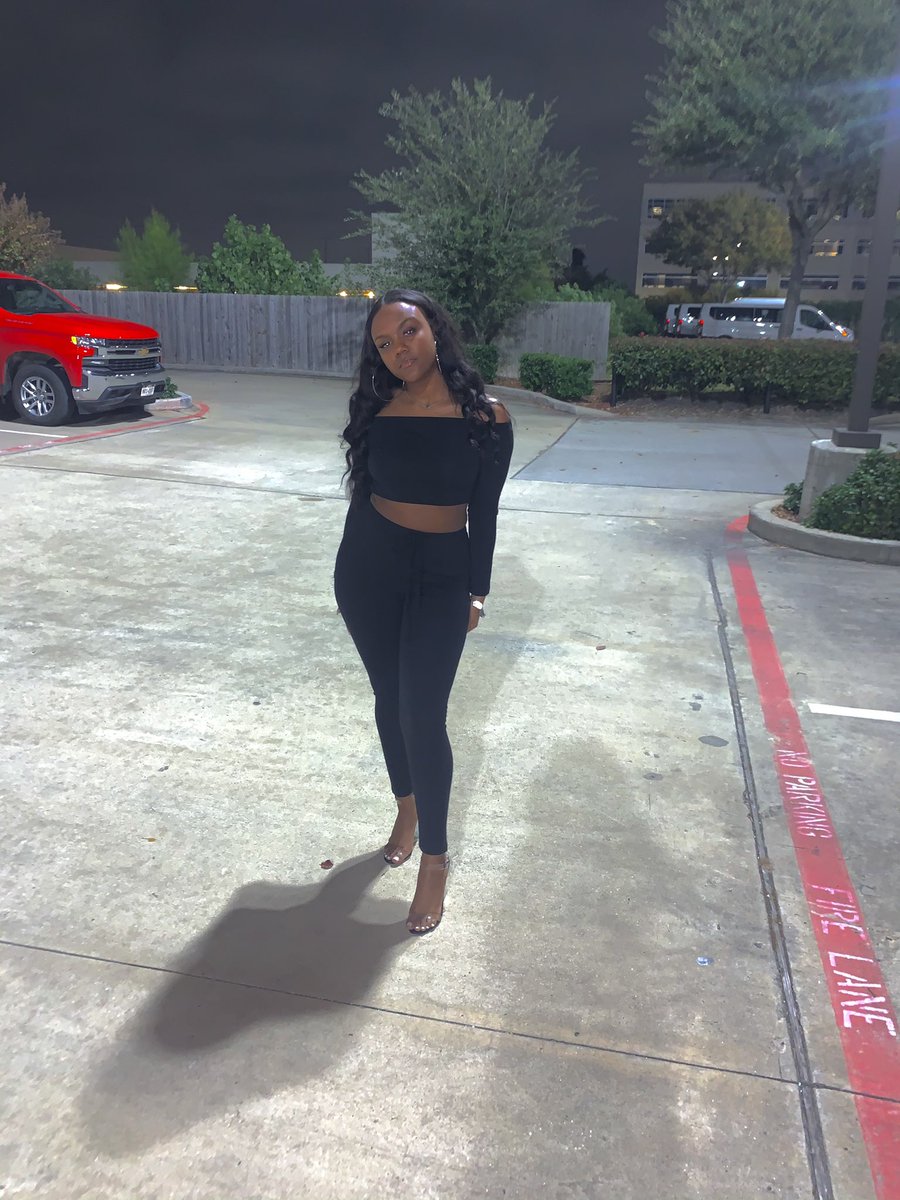 itspatricee's tweet photo. haven’t posted in a while so... boom🖤 https://t.co/zVVf64ouJT