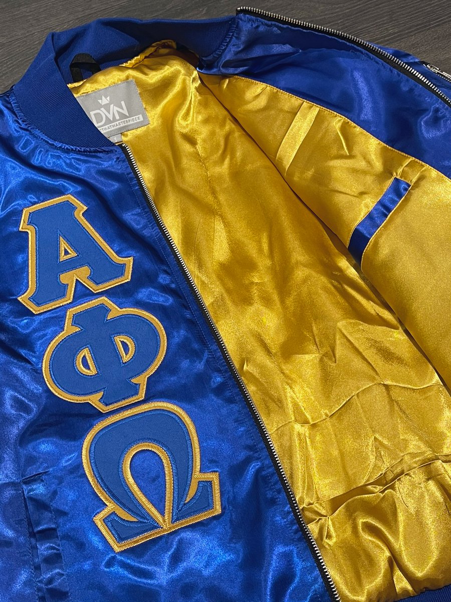 daniellerender's tweet photo. Trying to grow our APhiQ fam. Tag someone or yaself that might want one of these for the free from @dvnco. And RT, por favor 🙏🏾 https://t.co/lbOKmVxrfS