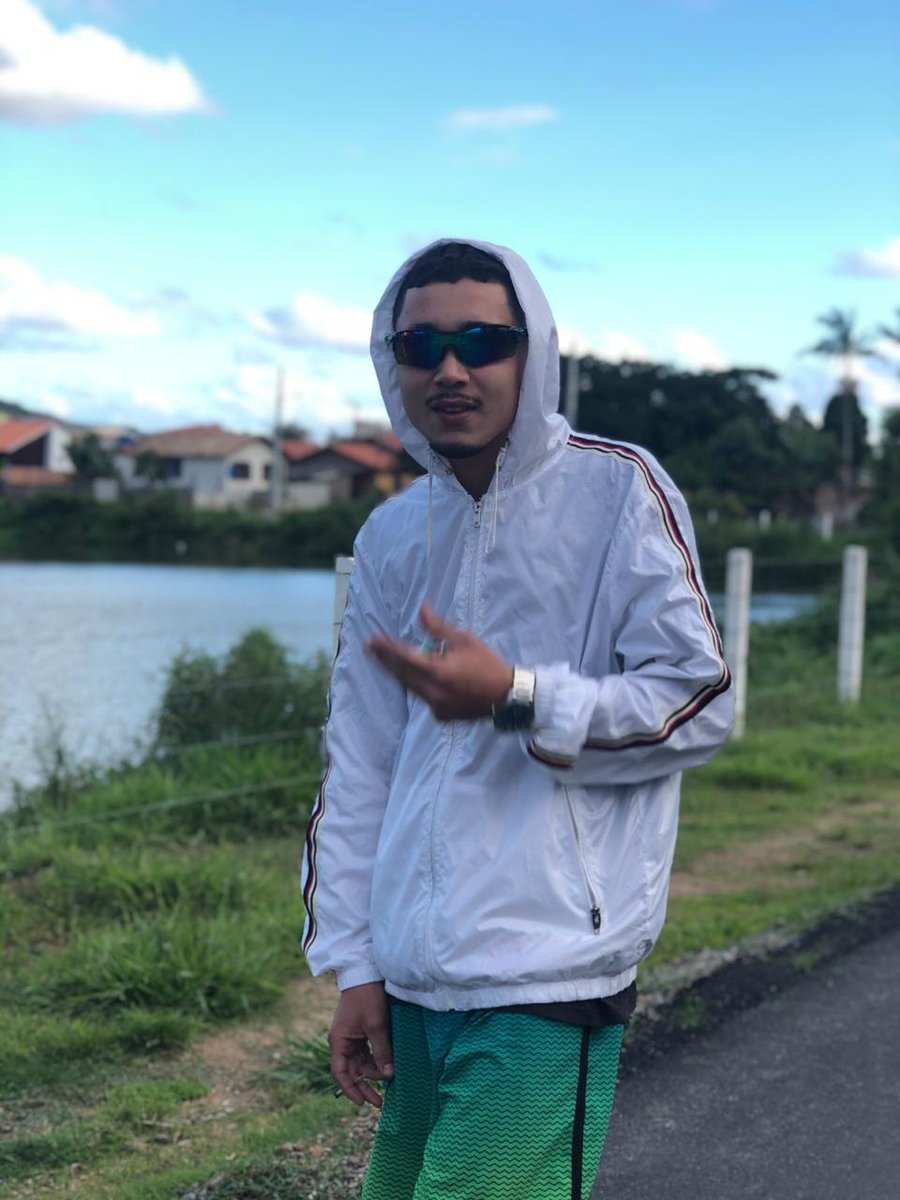 Luisyer2's tweet photo. CDB tô em casa!! https://t.co/Adesvso0VA