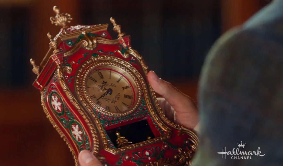 ArmoireBlue's tweet photo. @theErinCahill @theErinCahill Absolutely love it! 🎄Perfect for Sunday Movie Night🍷 You and @RyanPaevey did an amazing job! I also think the Christmas Clock should be made to be part of the @Hallmark Christmas Ornaments or as a keepsake to make it part of our Christmas decor for the holidays! https://t.co/iDu9R6BCHu