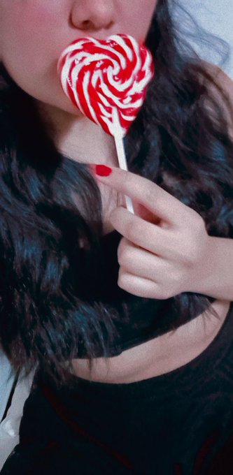 Candy time! / &iexcl;Hora del caramelo!🍭🍬 #Latinas #Morena #Candy https://t.co/60H3jzQU0G<a href="/tag/latinas"class="tags">#Latinas</a><a href="/tag/morena"class="tags">#Morena</a><a href="/tag/candy"class="tags"><span>#candy</span></a>