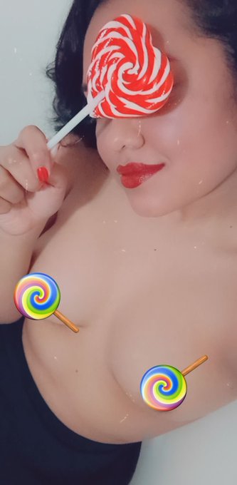 Candy time! / &iexcl;Hora del caramelo!🍭🍬 #Latinas #Morena #Candy https://t.co/60H3jzQU0G<a href="/tag/latinas"class="tags">#Latinas</a><a href="/tag/morena"class="tags">#Morena</a><a href="/tag/candy"class="tags"><span>#candy</span></a>