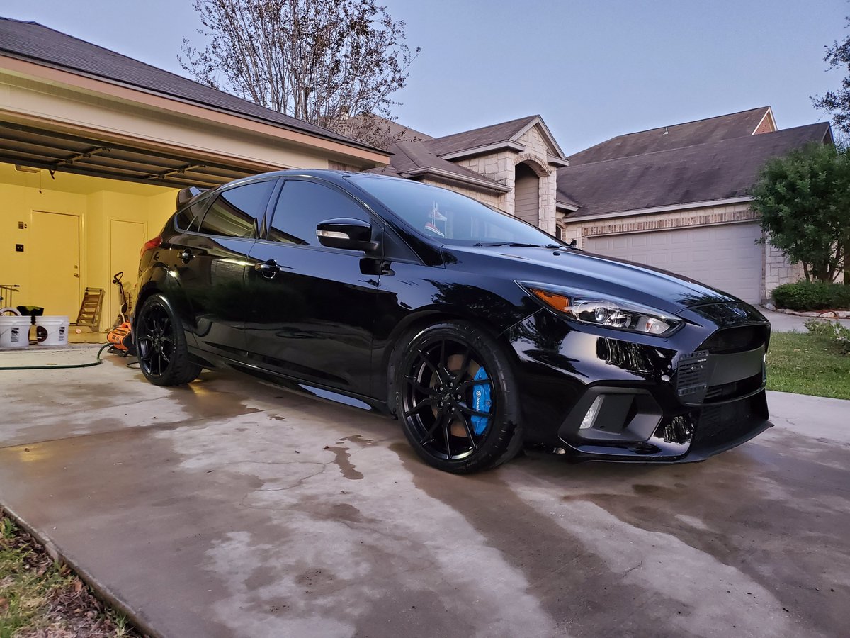 Just gave this beautiful 17' Focus RS its last ceramic maintenance wash before I strip the CQuartz off in a few weeks and lay on some Avalonking Shield IX!
#focusrs #avalonkingarmorsheild #cquartz #cibolotx #sanantoniosportscarassosiation #sasca #schertztx #universalcitytx https://t.co/DolRrnPzcv