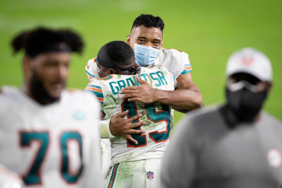 schadjoe's tweet photo. Miami Dolphins QB Tua Tagovailoa and WR Jakeem Grant celebrate another victory 📸: Allen Eyestone #FinsUp #PBPost #PBPostSports https://t.co/m4SmQ9Bzwc