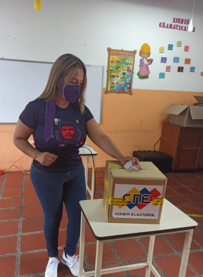 CCDarioVivasMRD's tweet photo. #Noticia 🗞️ Candidatos del #GPPSB en Mérida se movilizaron con el pueblo al segundo #SimulacroAN2020 de cara al #6Dic https://t.co/igtlZWRdan
💛💙❤️
@NicolasMaduro
@dcabellor
@jorgerpsuv
@taniapsuv
#VENVamosJuntos #16Nov https://t.co/8EruEpZGik