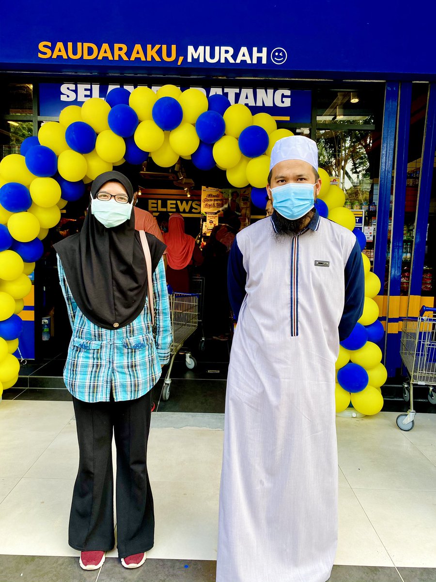 mrsazfar_'s tweet photo. Semoga Ustaz Ebit Lew dikurniakan kesihatan yang baik, dapat bantu lebih ramai orang, semoga Allah sentiasa merahmati beliau, dipermudahkan segala urusannya dunia dan akhirat. Amin.

Dunia ini perlukan lebih ramai insan seperti beliau😁
#EbitLew https://t.co/xpv02Lppkm