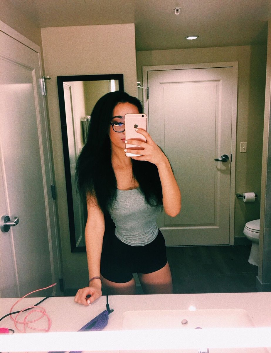 Missashlynn_'s tweet photo. https://t.co/tNv5XZYr3J