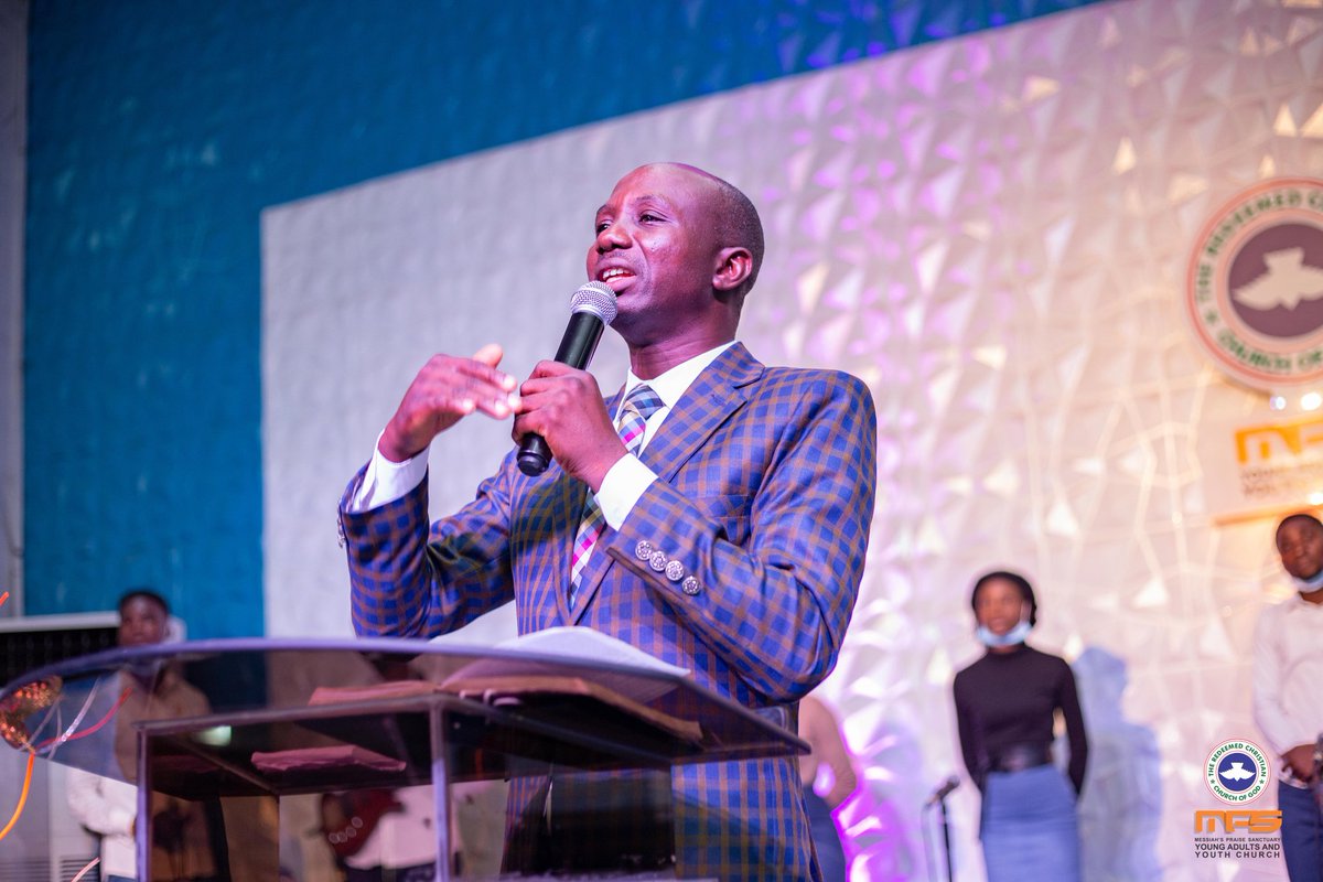 rccgmps's tweet photo. There is always rejoicing in God's presence. We had two great services yesterday. Here are some snapshots of our Sunday services.

#Sundayservice #greatoverflow #mentalstate #praise #prayer #word #church #fellowship #pictures #yellowcouch #november #God #youth #rccgmps https://t.co/Tr7PcJLmzA