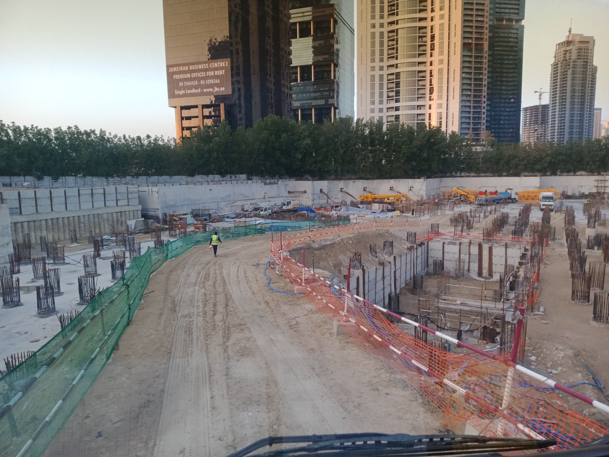 jugrajkahlon3's tweet photo. One exciting thing I experience everyday that trucking doesn't let me feel yesterday was more furious delivery as it produces extra furiosity on each today....52tonnes is in deep big hole.
#trucklife #daringlife https://t.co/eBQ5v6hPKi