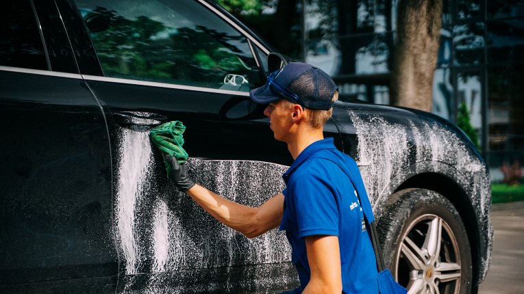 goodnewsfinland's tweet photo. Estonian-Finnish startup Upsteam is employing the platform economy to make car wash services ecological and mobile. https://t.co/AN2pjnu4na #Upsteam #Finland #carwash #carwashservice #ecological #carwashing #carwashers #startup #Estonia #goodnewsfromfinland https://t.co/dXXHVzp0Xs