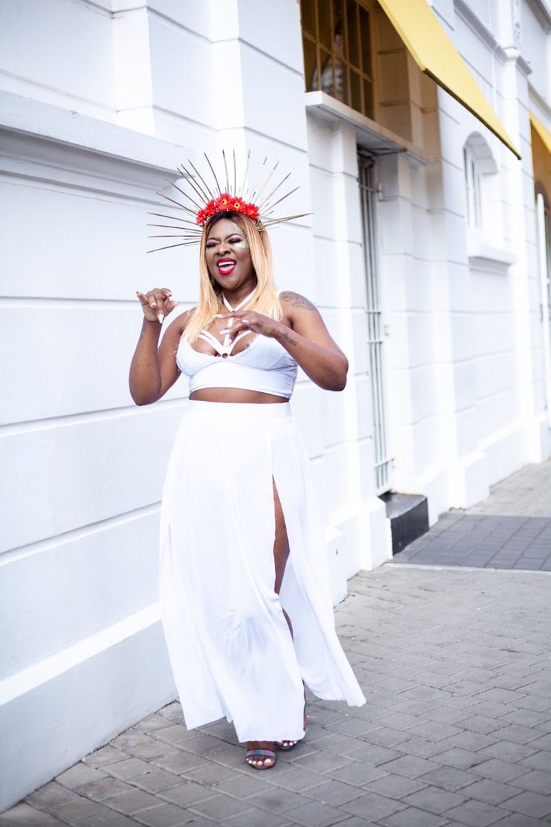 IamVuvu710's tweet photo. Can even tell from the pic that #Ndiyabulela is definitely a hit, word is we getting the visuals soon ☺️ 

Trust @InfinixSA is definitely here to claim what’s hers 💪

Link: https://t.co/cXakAN926Y https://t.co/GUNM9mvH7o