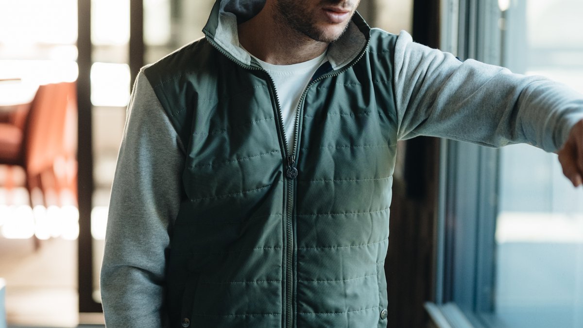 8Js_Official's tweet image. Before snowfall begins to cover the track, the JOCHEN02. provides a lightweight yet insulated fit on the road to colder months.  #8JS #LiveFast