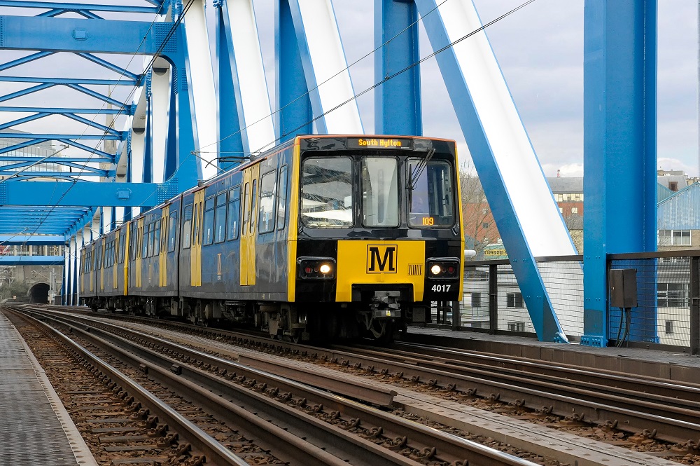 My_Metro's tweet photo. A winter timetable will come into effect from Nov 29. The reduced frequency is needed while we catch up with driver training schools that were halted earlier this year due to lockdown. Read more: https://t.co/6dcqNW9aN4 https://t.co/NxeayUZ2Fr