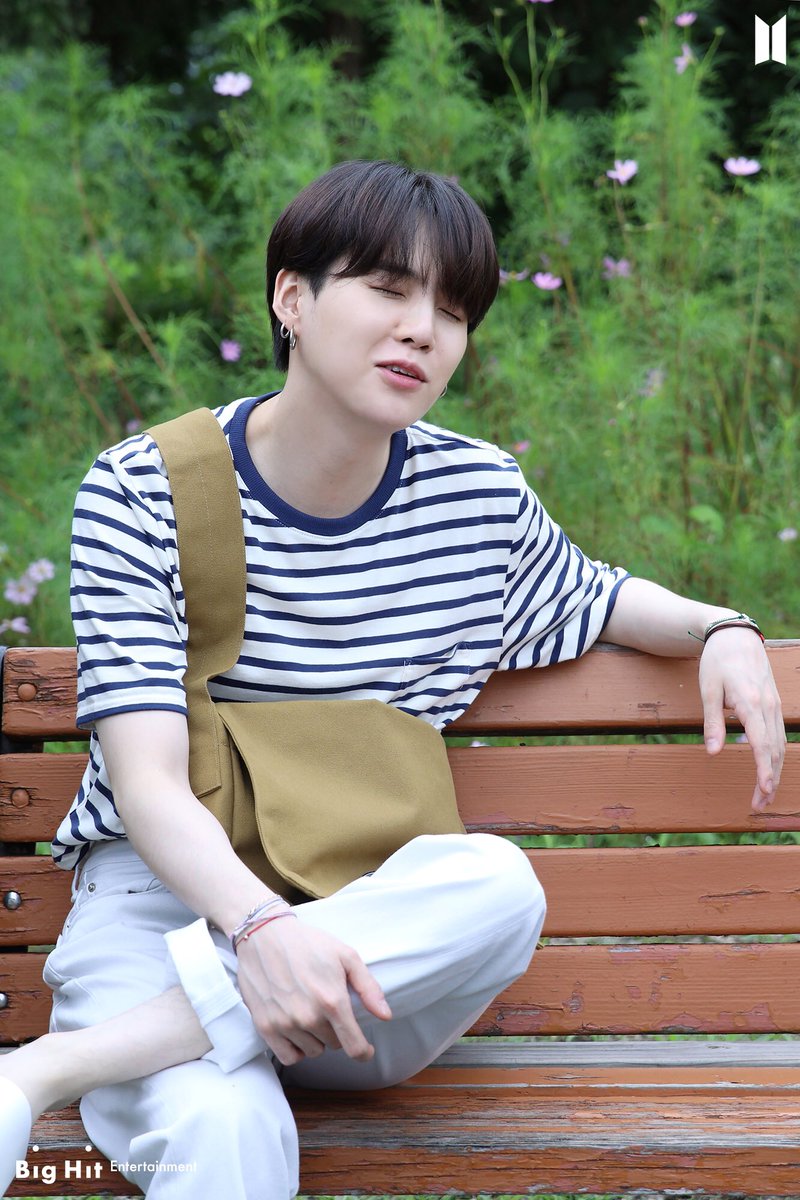 ARMYTEAMID's tweet photo. [📸]

Season Greeting 2021 - BTS x Naver

Behind the shoot
📎https://t.co/InSzbjUo71

#방탄소년단 #BTS @BTS_twt https://t.co/QUvS7zHOXv