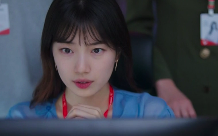 jorowbin's tweet photo. 스타트업 수지 �� 해도 이쁨🧜‍♀️^^ 메이크업 뗑 이돌 파데, 키스 미 루비, 비쥬코랄이래서 나도 샀지🧜‍♀️~ #정보성광고 #랑콤 #수지 #달미메이크업 #뗑이돌파운데이션 #압솔뤼루비 #압솔뤼루즈인티마뜨 https://t.co/uxCXEXcEDh