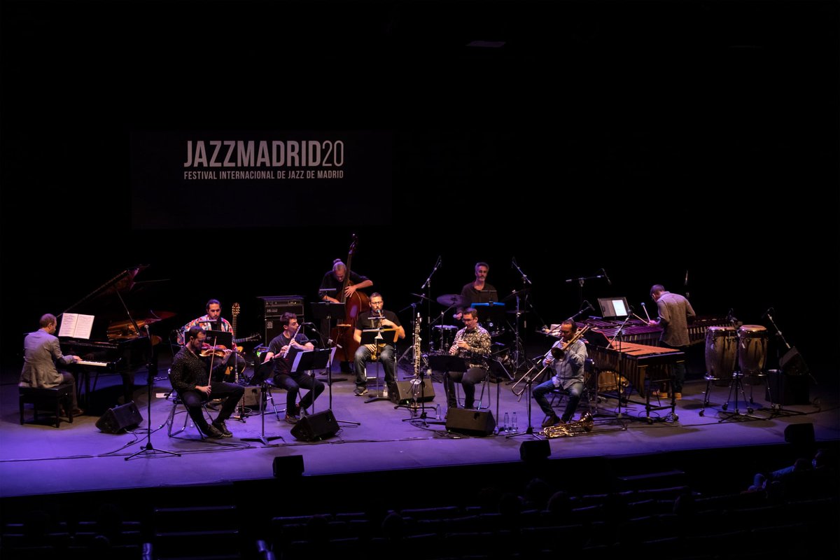 danianarte's tweet photo. Momentos de "Plutón" de @ernestoaurignac en el Festival JAZZMADRID. Muy agradecido a la organización, a mis compañeros (especialmente al capitán Ernesto), y a la vida por poder disfrutar de momentos como este!!! 😃😍 #laculturaessegura
Fotos: Álvaro López https://t.co/06tMxt4CEM