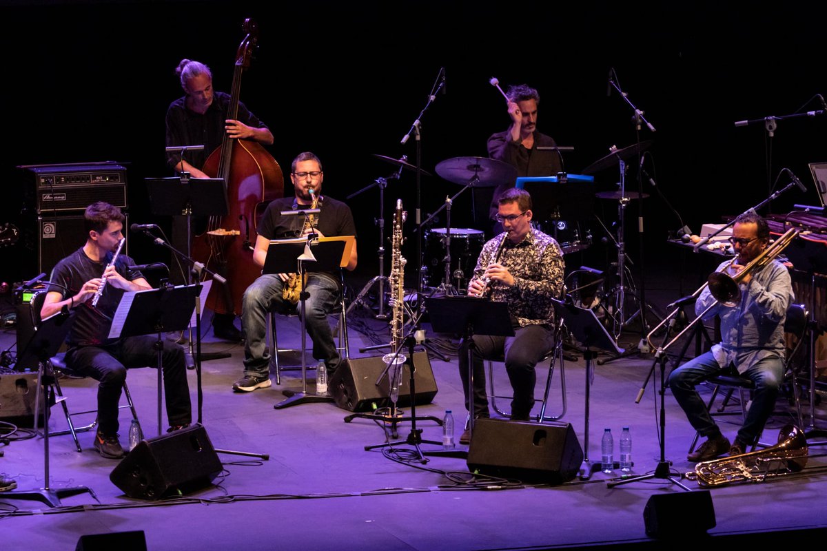 danianarte's tweet photo. Momentos de "Plutón" de @ernestoaurignac en el Festival JAZZMADRID. Muy agradecido a la organización, a mis compañeros (especialmente al capitán Ernesto), y a la vida por poder disfrutar de momentos como este!!! 😃😍 #laculturaessegura
Fotos: Álvaro López https://t.co/06tMxt4CEM