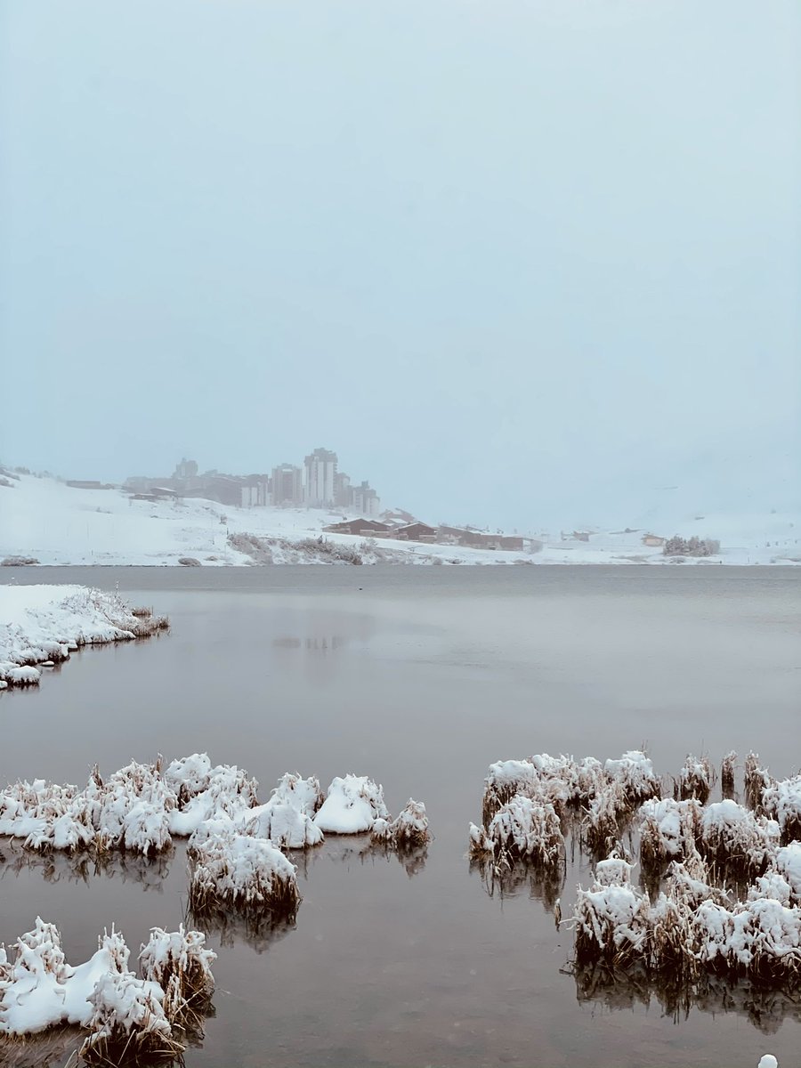 TignesOfficiel's tweet photo. [En direct] La neige est de retour ❄️😍
La station continue de se préparer pour vous retrouver très prochainement 🤞🏼🙏❤️
#tignes #tignaddict https://t.co/Ack0BR9Kle