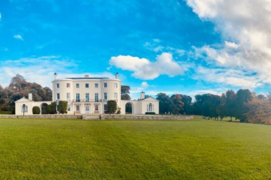 Stunning Westcountry wedding venues <a href="/RockbeareManor/">Rockbeare Manor</a> and <a href="/Coombe_Lodge/">CoombeLodge_Blagdon</a> have opened their doors to offer quality dining and overnight stays to the public for the first time.
riseandshine.breadandbutter.media