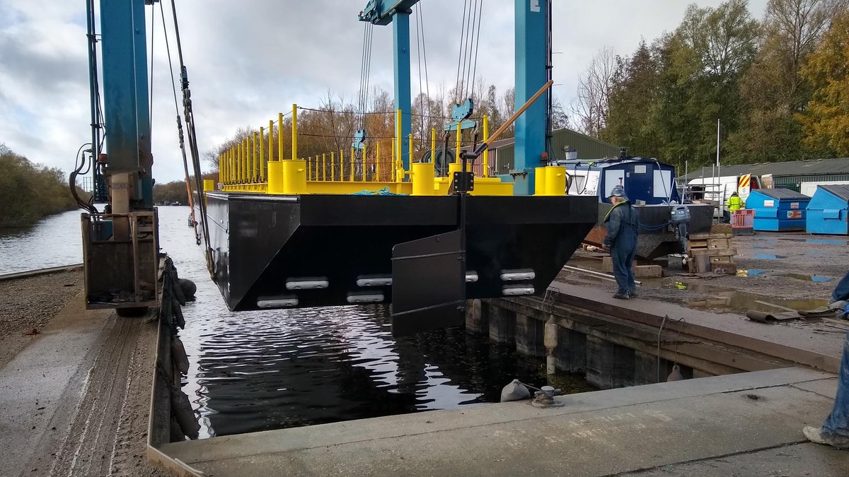 Mainstay_Marine's tweet photo. The first of 5 barges have been launched 🙌🏻💪🏻@DefraGovUK  @EnvAgency #lookinggood #launchday #ontothenextone #workboatbuilders #PembrokeDock #Caversham https://t.co/4KHA9Bmnjo