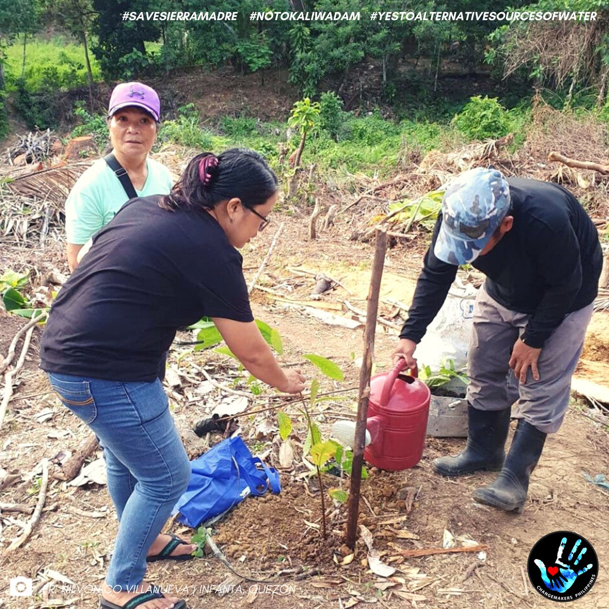 ChangemakersPH's tweet photo. While trees are being cut down for the construction of the Kaliwa Dam in the Sierra Madre Mountain Range, locals of Quezon Province continue to voice their opposition and take action by planting trees in nearby areas.
#SaveSierraMadre #NoToKaliwaDam #Changemakers https://t.co/BvEx6E6WXy