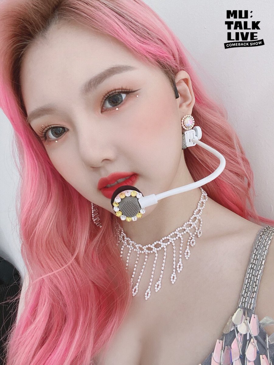 kakaotv_mutalk's tweet photo. <뮤톡 라이브> D-DAY🌟
[📸] #여자친구 대기실 셀카 대방출💜

자유롭고 화려한 디스코 퀸💃✨
매혹적인 마고걸 #여자친구 의
#MAGO 무대가 궁금하다면?!👀

<COMEBACK SHOW MU:TALK LIVE>
오늘 오후 8시,
카카오 TV에서 만나요💗

#GFRIEND #MAGO #마고
#MUTALKLIVE #뮤톡라이브 https://t.co/jlSUWJqNwv