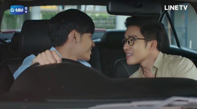 krissmatcha's tweet photo. จะส่งสายตากันอีกนานมั้ยจ๊ะ 😳
#friendzone2ep7
#friendzone2
#NATsakdatorn https://t.co/R1MHVOsC5O