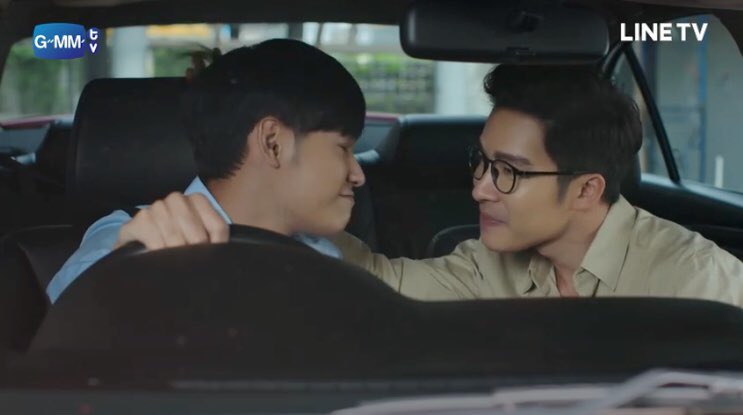 krissmatcha's tweet photo. จะส่งสายตากันอีกนานมั้ยจ๊ะ 😳
#friendzone2ep7
#friendzone2
#NATsakdatorn https://t.co/R1MHVOsC5O