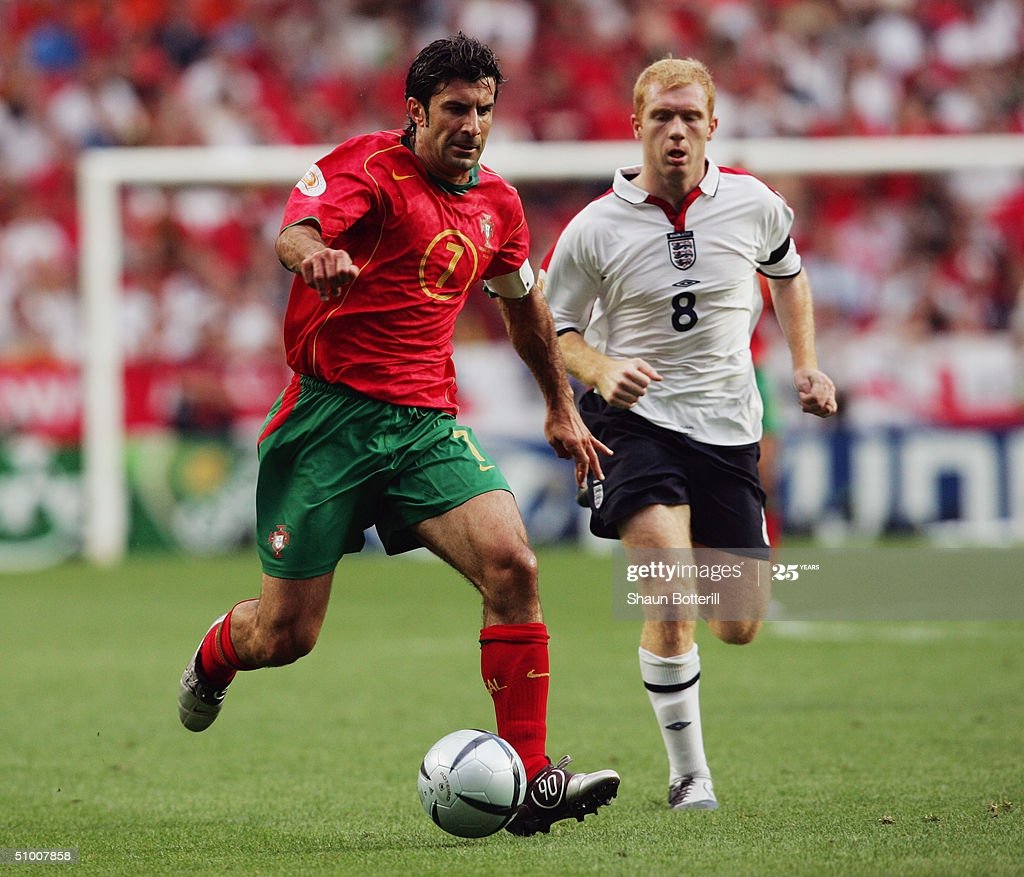 Luis Figo: "I'm star-struck when I see Paul Scholes because you never see him. On the pitch, you can't catch him. Off the pitch, he disappears."Gary Neville: "I wouldn't swap Paul Scholes for anybody. He is quite simply the most complete footballer I have ever played with.