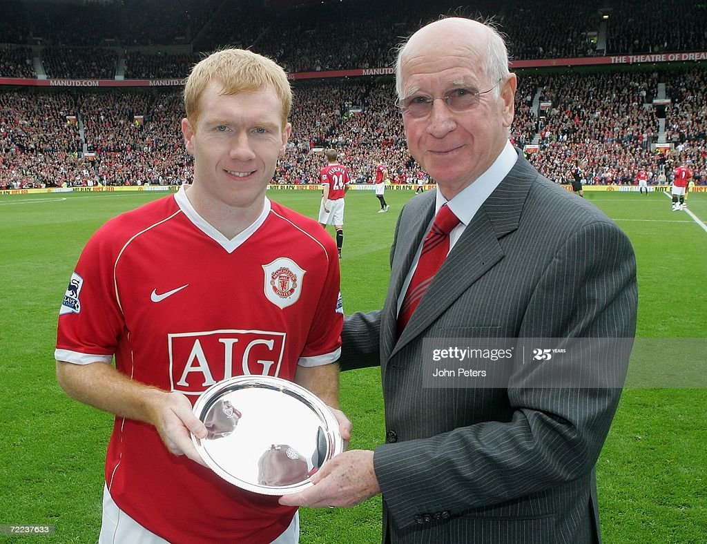 Sir Bobby Charlton: "I have no hesitation in putting a name to the embodiment of all that I think is best about football. It's Paul Scholes. In so many ways Scholes is my favourite."Patrick Vieira: "The player in the Premiership I admire most? Easy - Scholes."