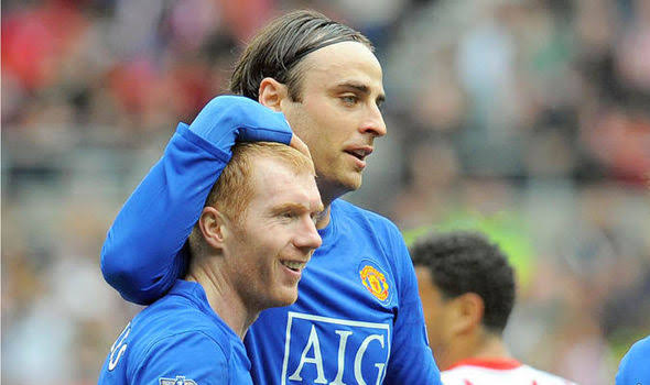 Dimitar Berbatov: "Nobody else can play the way Paul Scholes does."Marcello Lippi: "Paul Scholes would have been one of my first choices for putting together a great team."