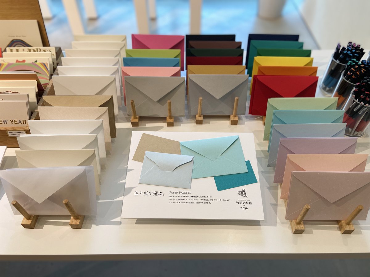 銀座 伊東屋 ファインペーパーマーケット 藤原弥生 7 Days Cards イベント 始まりました 7 Days Cardsに使われているのは ロベール というコットンを原料とする紙 藤原さんが書いてくださったロベールとのエピソードも必見です 11月