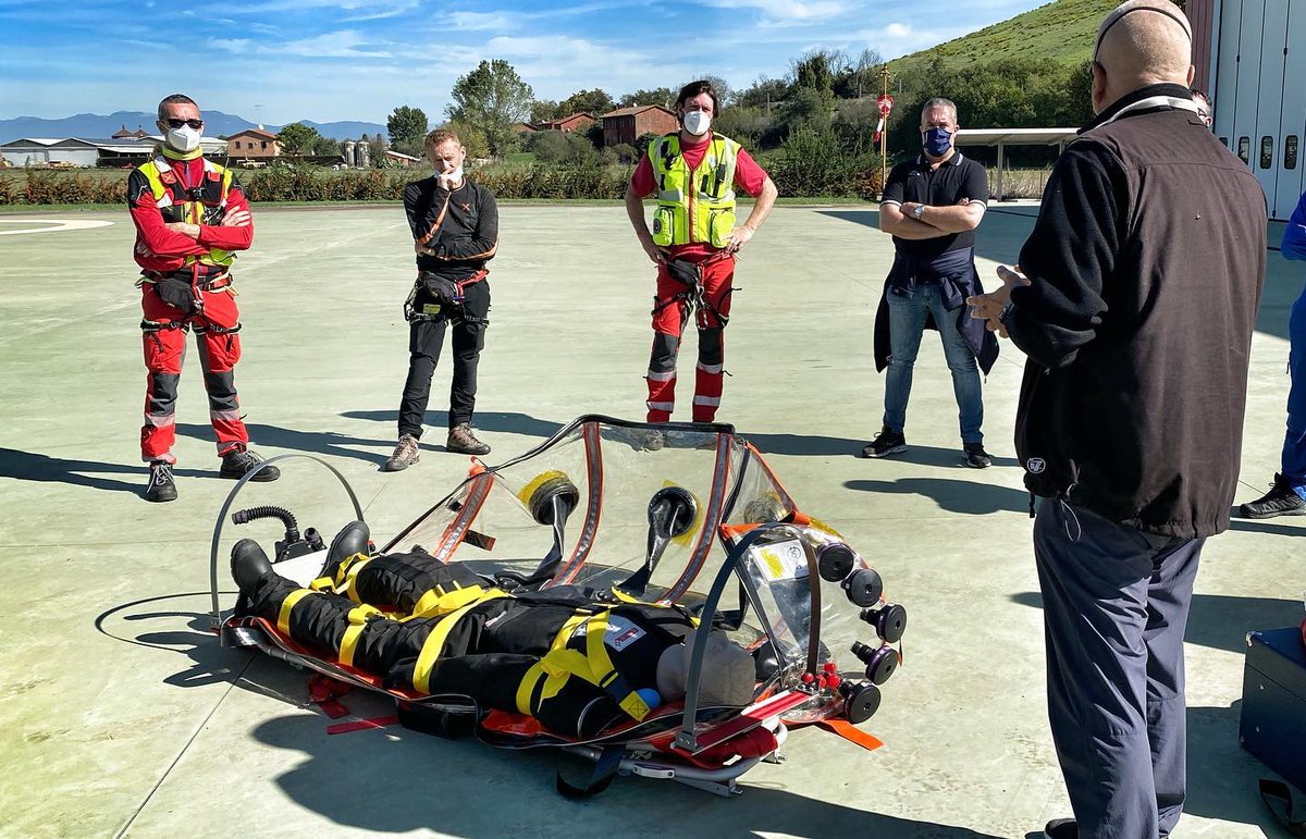 RuthLeeLtd's tweet photo. We didn't have time to post our #FridayFavouritePhotos last week... but that doesn't mean we didn't spot some really great #traininginspiration pics!
Here is a selection, which special thanks to @CanadianSafety, Northwall Medical, SOS Sul Resgate and @SoFraPa_Store https://t.co/2bG3gnHmJL
