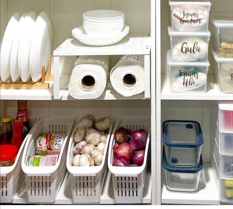 DuniaDeko's tweet photo. Idea tempat letak bawang dan adik beradiknya #dekodapur #kitchenorganize https://t.co/egsr0yg6DU