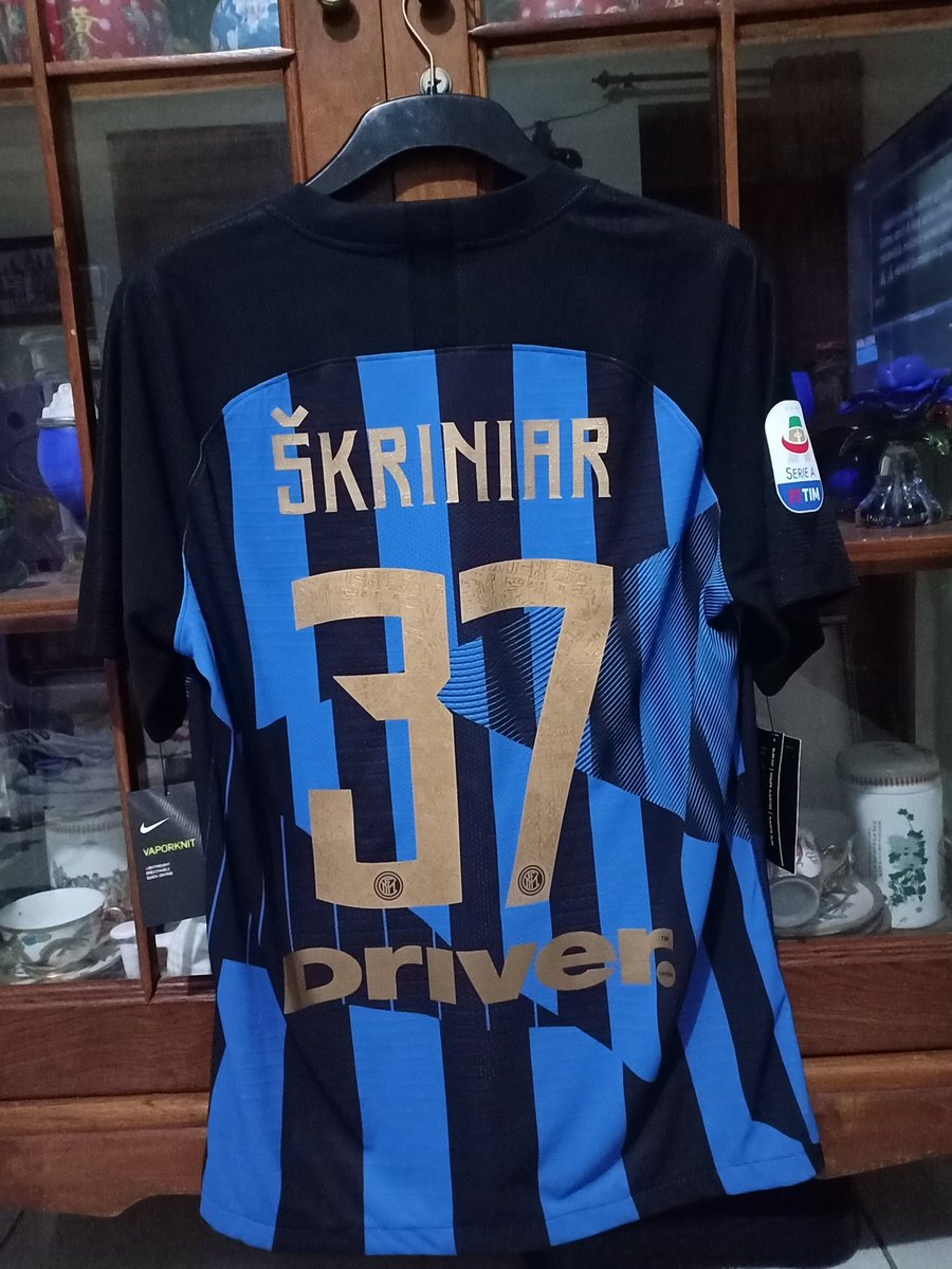 AlmauludyR's tweet photo. Inter x nike 20th mashup ini menurut saya. Nyari replikanya aja susah sekarang
Ini lagi nyari replikanya, kali aja ada yg mau upgrade, tukar sama vaporknit saya ini hehe☺️ https://t.co/qvtjGZ1NBM