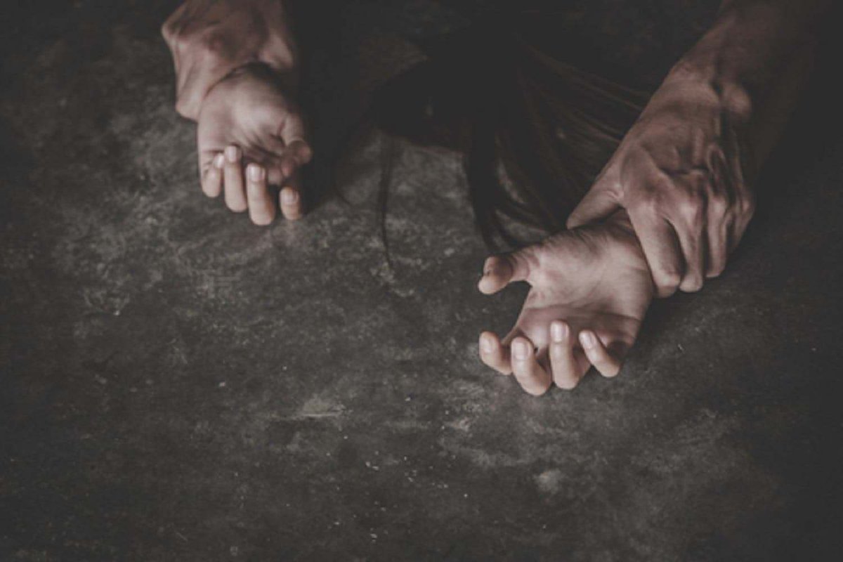 vanguardngrnews's tweet photo. Man allegedly rapes, kills mother for having affairs with multiple men https://t.co/idAvfnUM1m #vanguardnews https://t.co/jdy0wrRdVG