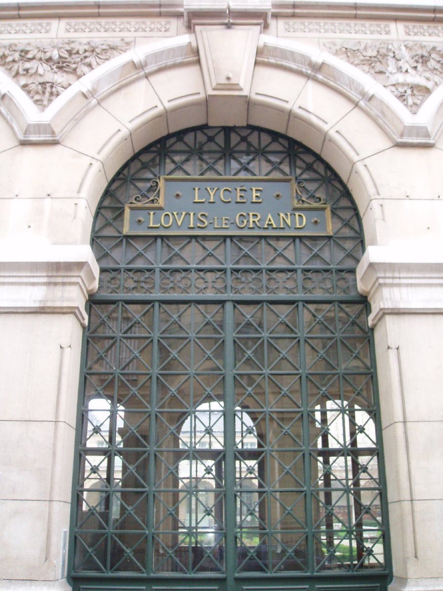 Maximil58197659's tweet photo. Lycee lovis-le-GRAND, gracias a esta escuela hoy tengo muchos conocimientos, mis gracias a ellos, son los mejores de París sin duda https://t.co/Ol8YXcyvR0