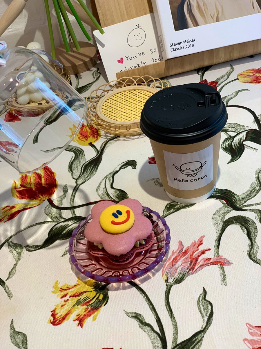 MyLittleBoxJP's tweet photo. 本日ご紹介するカフェは可愛いマカロンが魅力のHello Caron❤️ フレーバーもたくさんあるので選ぶのが楽しい！
カジュアルなギフトとしても喜ばれそうです🎁
#カフェ巡り 
#hellocaron 
#おすすめカフェ https://t.co/d6BgI0Ofkx