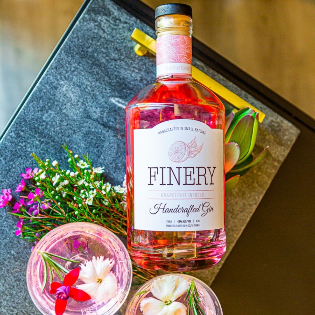 FineryGin's tweet photo. Start this week right and align your priorities. Make time to enjoy the finer things in life. #SouthAfricanGin #SouthAfricanGins #MadeInSouthAfrica #Ginfluencer #HandcraftedGin #GrapefruitGin #GinAndTonic #SACraftGin https://t.co/yKxjma9ddn