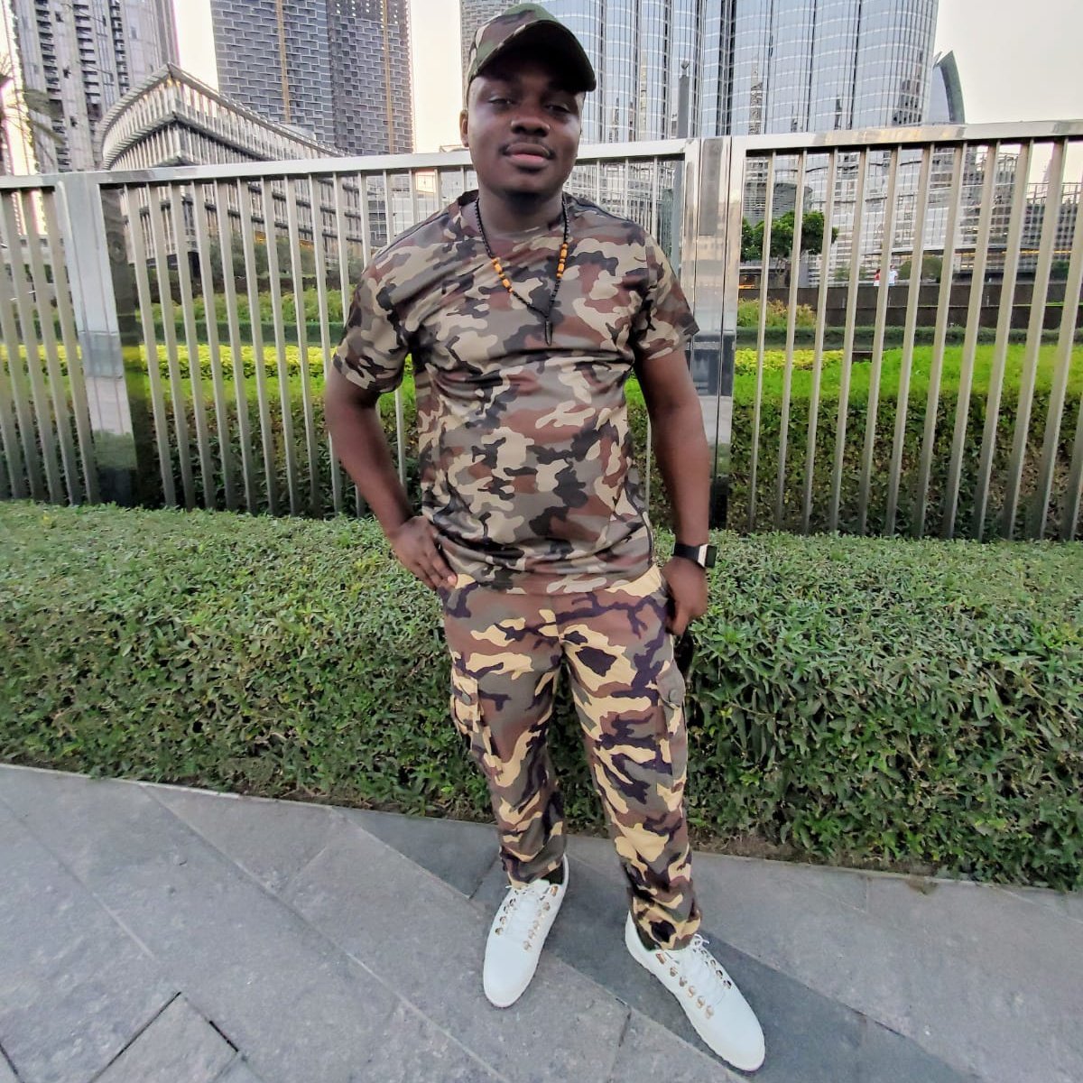 kingsrichie_'s tweet photo. #NewProfilePic
#freshguy
#vacationindubia https://t.co/5eh0t63g5j