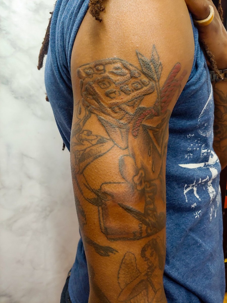 KnottyRL's tweet photo. Always get a high/horny from new tattoos. The needles leave me wanting...
#tattoo #needlessly #kink #dccomics #blackdom #fetish #blackmodel #greenarrow #theflash https://t.co/sUn8KSWZk0